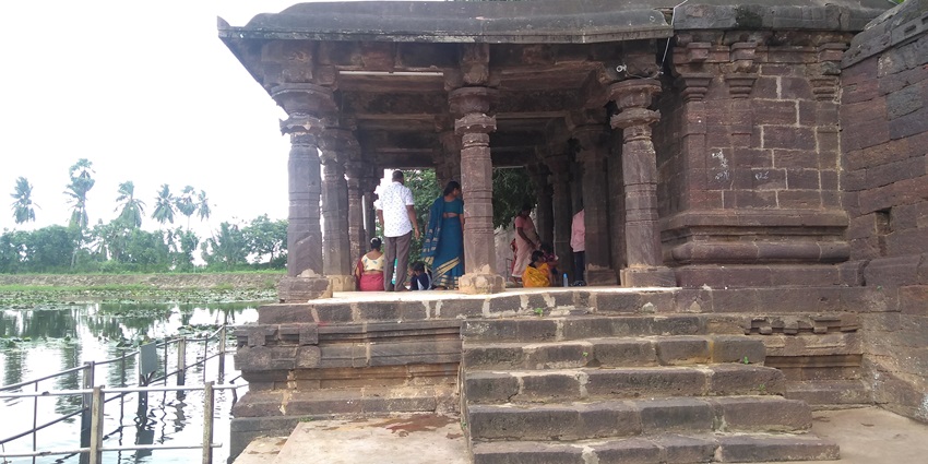 Kumararama Bhimeswara Swamy Temple is one of the best places near Annavaram Temple.