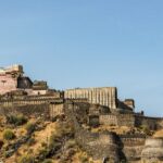 There are a lot of places to visit near Kumbhalgarh as an avid traveller in Rajasthan.