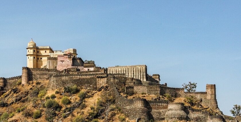 There are a lot of places to visit near Kumbhalgarh as an avid traveller in Rajasthan.