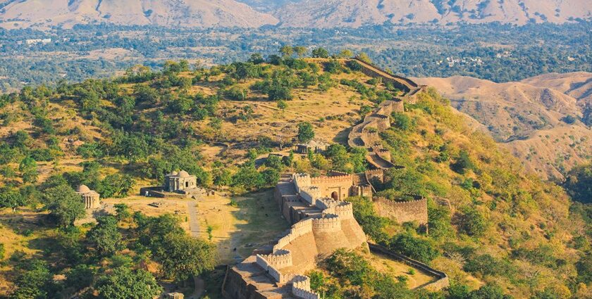 The lush greenery surrounding the fort, situated near the Kumbhalgarh National Park.