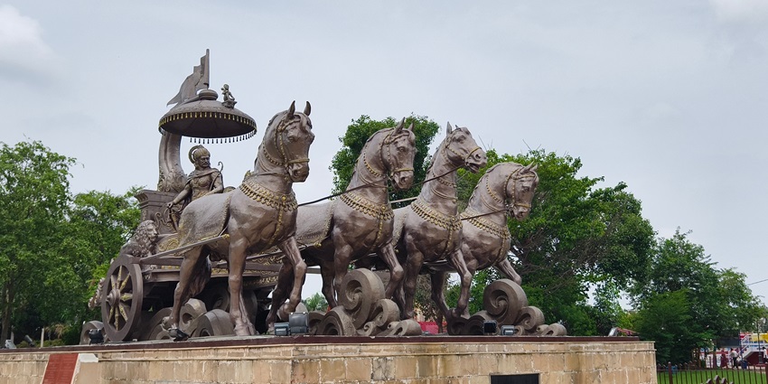 Horse chariot Statue of Krishna and Arjuna During Mahabharata war in Kurukshetra Haryana.