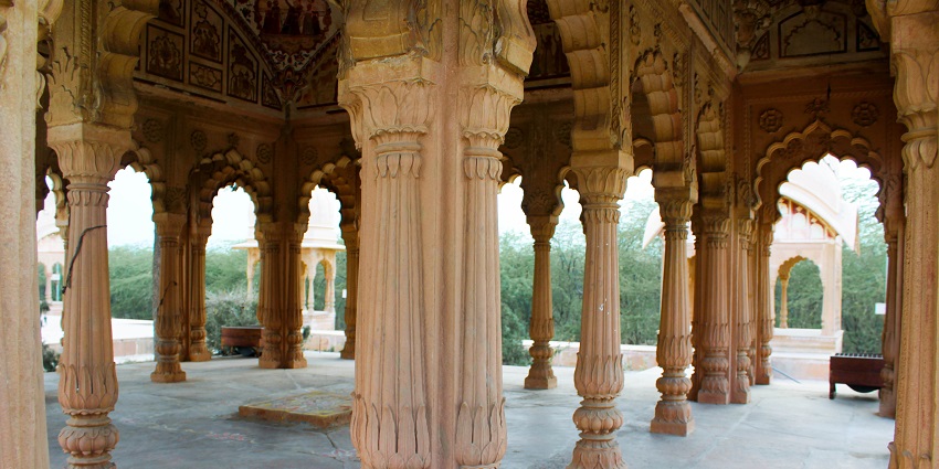 The pillars of the Kusum Sarvovar, the most beautiful spots and main tourist attractions.