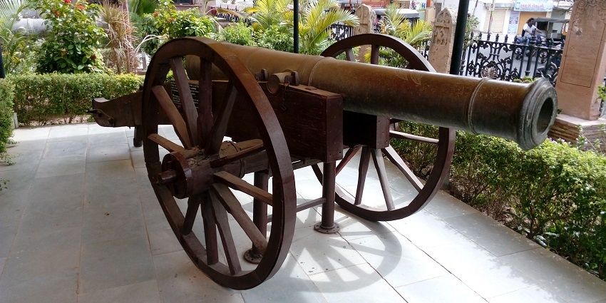 Cannon Haidari, cannon gifted by Tipu Sultan to Fateh Muhammad found at Kutch Museum.