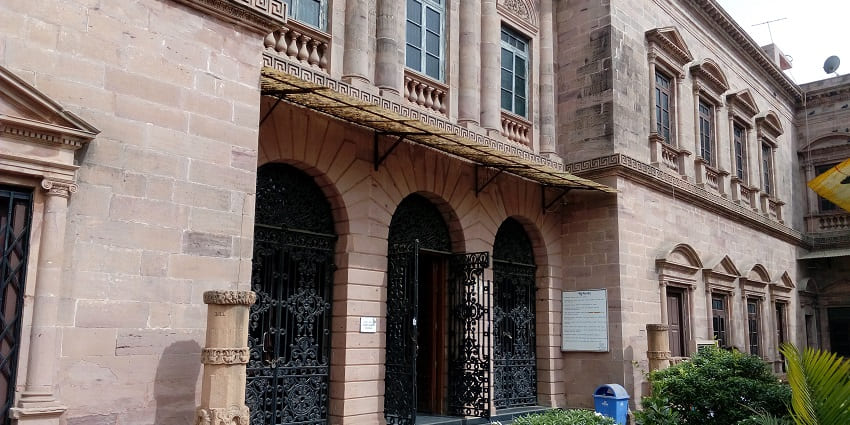 The side view of Kutch museum.
