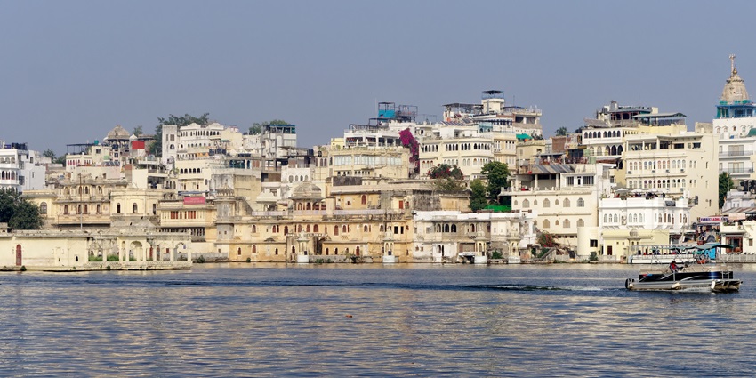 Pichola Lake is among tourist places to visit in Udaipur at night to boat under the moonlight.