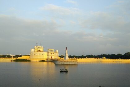 Lakhota Palace and Museum surrounded by water.