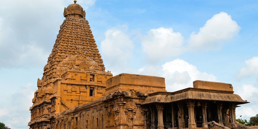 The astonishing Lakshmi Narayan Mandir, one of the spiritual places to visit in Pathankot.