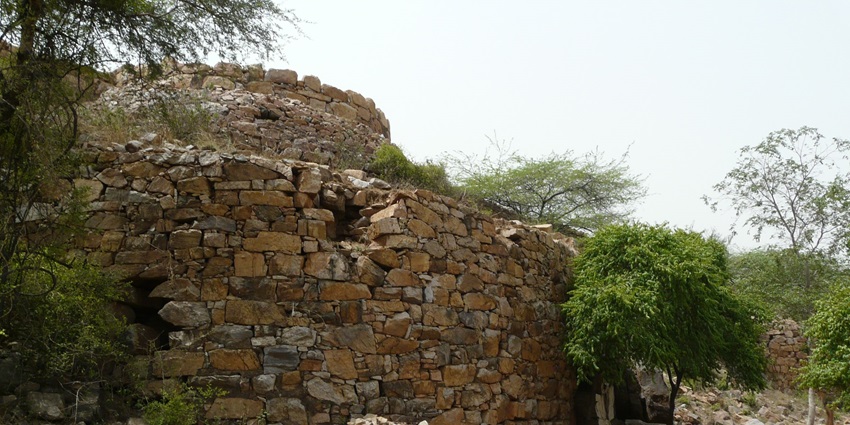 Lal Kot, among forts in Delhi, is the precursor to Qila Rai Pithora and represents the earliest known fortification of Delhi.