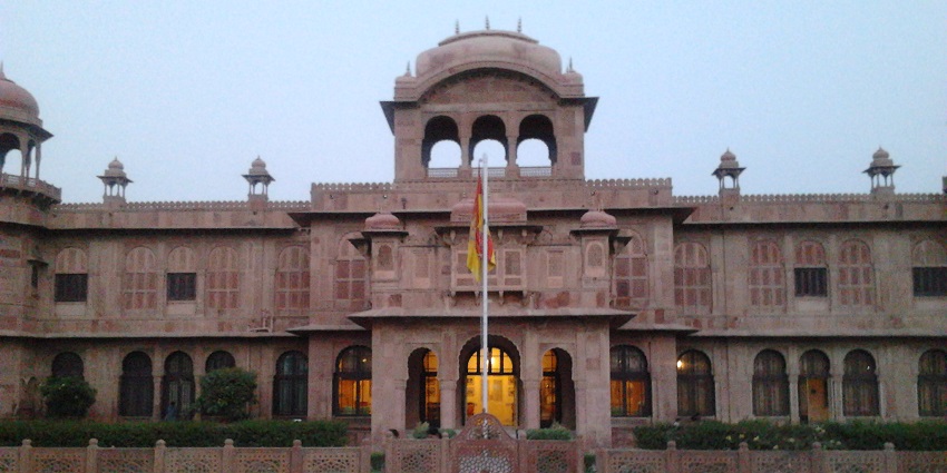 Lalgarh Palace, a stunning tourist site near Sri Sadul Museum, is a must-visit place.