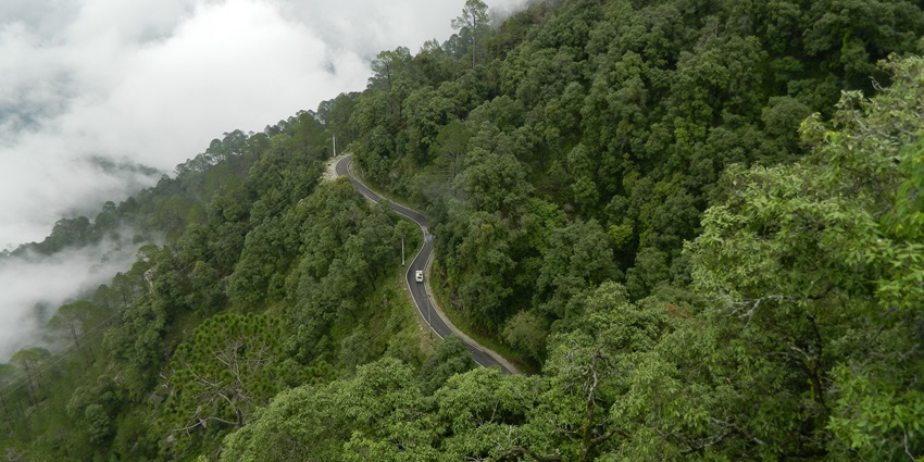 During your weekend trip from Delhi, visit the cosy and mesmerising town of Lansdowne.