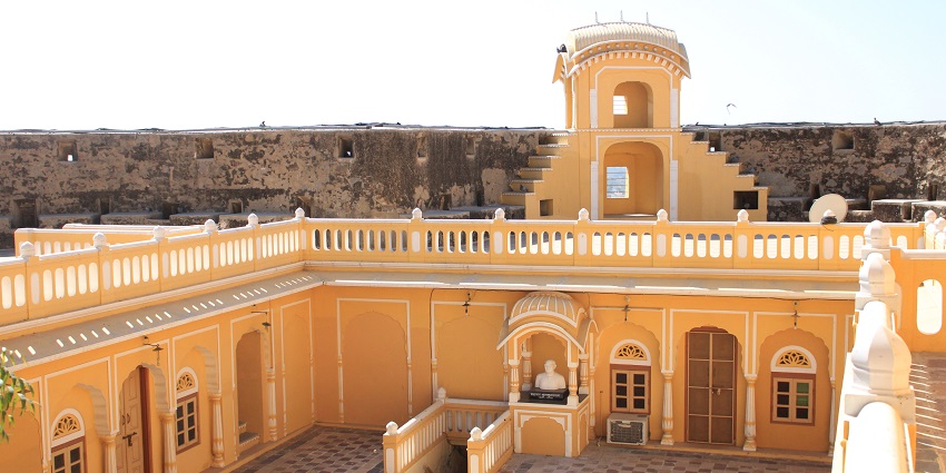 Laxmangarh Fort offers stunning views and intricate architecture for enthusiasts