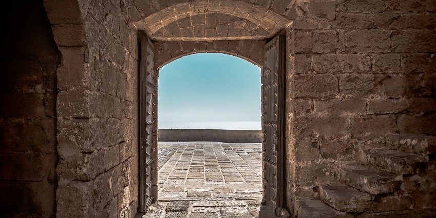 An image showing the interior of Laxmangarh Fort which is one of the tourist attractions near Harshnath temple.