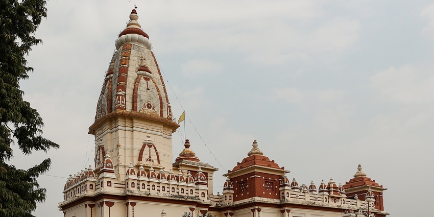 Laxmi Narayan Temple in Chotila inspires kindness and charitable acts.
