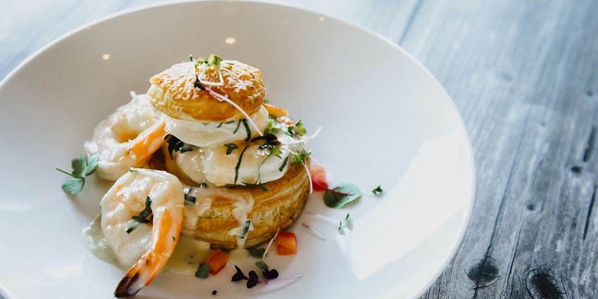 Le Du Restaurant is one of the prime destinations for trying our best Thai cuisine.