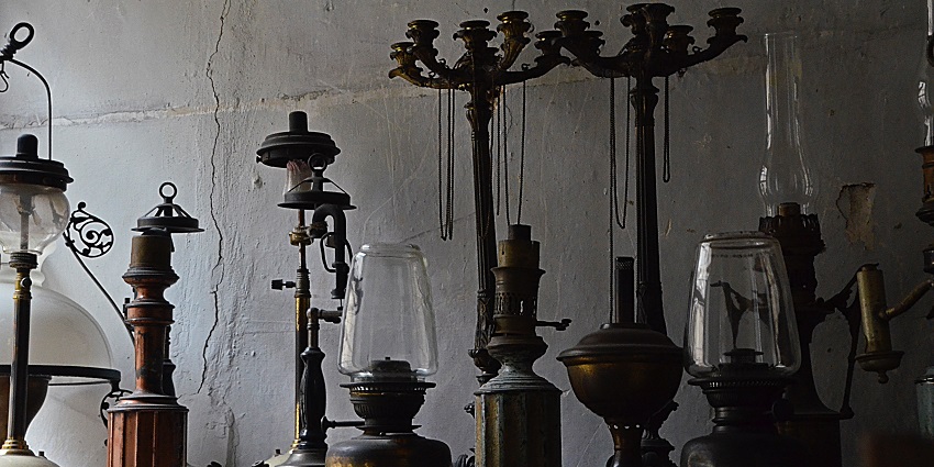 Explore the historical exhibits and artifacts on display at Rani Durgavati Museum in Jabalpur.