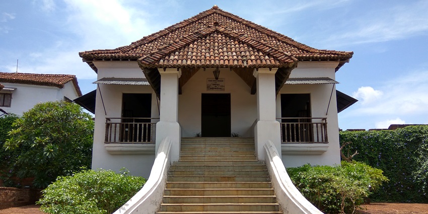 Entrance of the Reis Magos Fort, visiting here is one of the things to do in North Goa with family