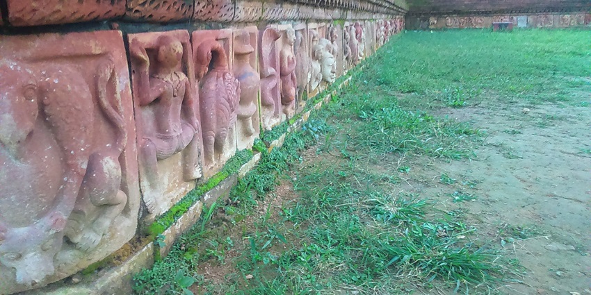 A stone structure built during the Pala Period in Vikramshila University.