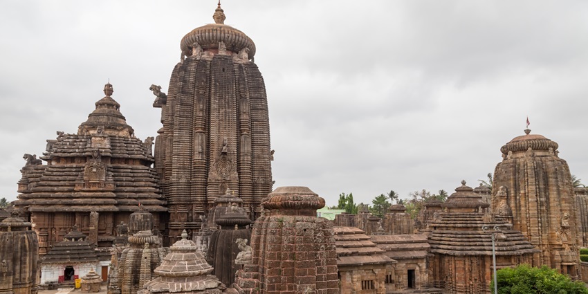 Panoramic view of Lingaraj Temple Complex with intricate carvings and architecture.