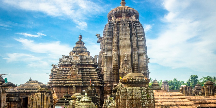 Beautiful view of the gigantic Lord Lingaraj Temple with all the minor temples around it.