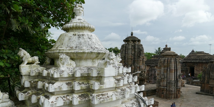 Panoramic image of the Lingaraj Temple dedicated to the Bhagwan Shiv in Odisha
