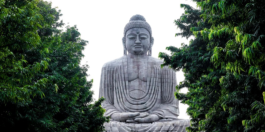 An image of Bodh Gaya town located in Bihar, India near the serene Phalgu River.
