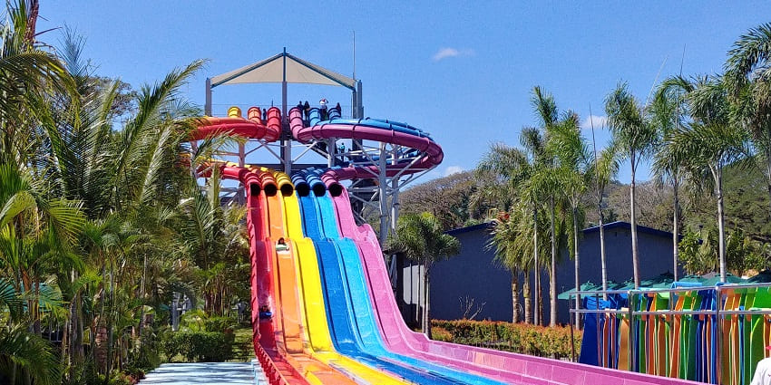 Located on the outskirts of Ranchi, the Aqua Water Park Patna is easily accessible.