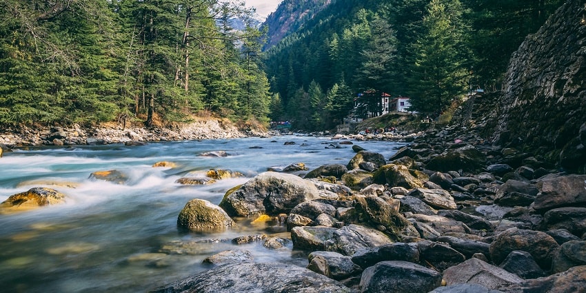 An image of breathtaking landscapes and serene river in the Indian state of Himachal Pradesh.