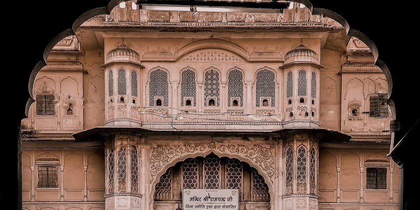 Visit the Sujangarh Fort in Rajasthan which is located amidst the semi-arid landscape