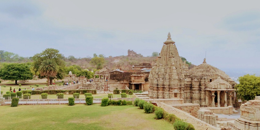 Image of the Bhatner Fort features medieval architecture and historical significance