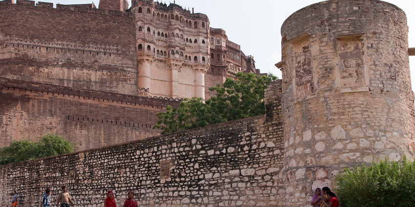 Panoramic view of the Banswara fort outer walls with
locals walking outside