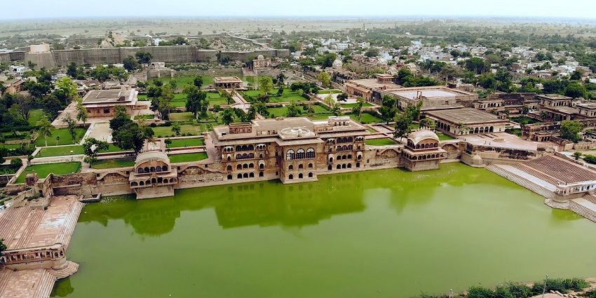 A drone shot of Deeg fort located in Bharatpur district of Rajasthan