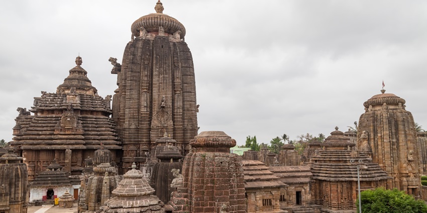 Lingaraj Temple in Bhubaneswar honours Lord Shiva with a sacred Shivalinga