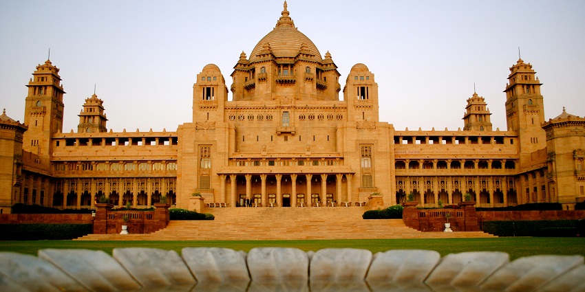A mesmerising view of a palace in Jodhpur with stunning architecture during the day.