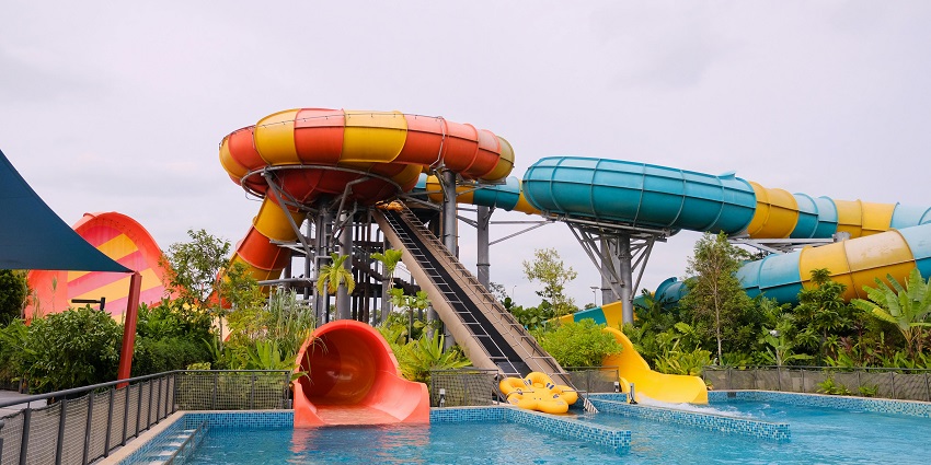 The Greenland Water Park is located on the outskirts of Jaipur, Rajasthan, India.