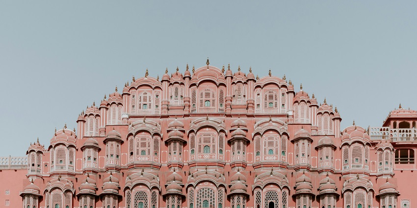 An image of the iconic Hawa Mahal which is one of the places to visit on your trip to Jaipur.