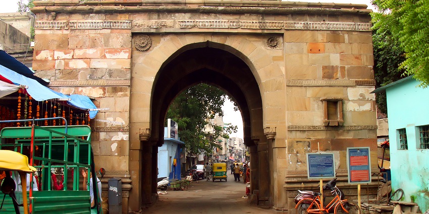 Sarangpur Darwaja is a major landmark near Sarangpur Temple, Gujarat