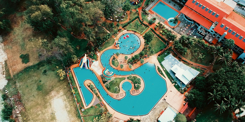 A scenic view of Golden Water Park Khatu Shyam Ji justifying its serene location.