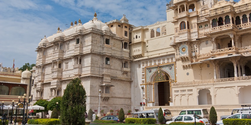 Stunning front facade of the museum in Udaipur which is a highlight of historical design.