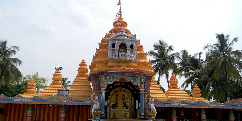 Tara Tarini Temple is one of the most famous temples of Odisha along a serene river.