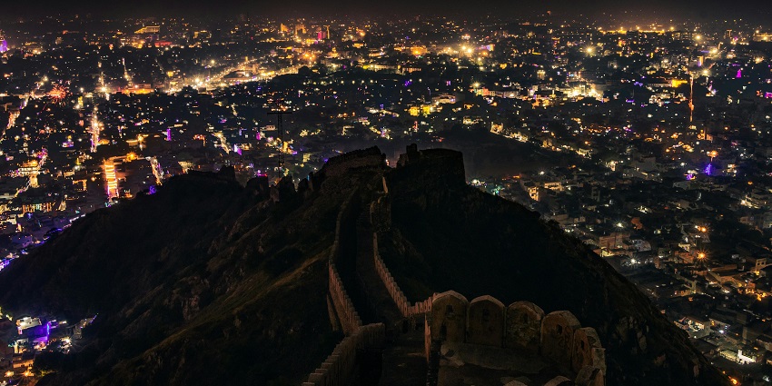 An aerial night view of Jaipur justifying the serene location of Jaipur Night Safari.