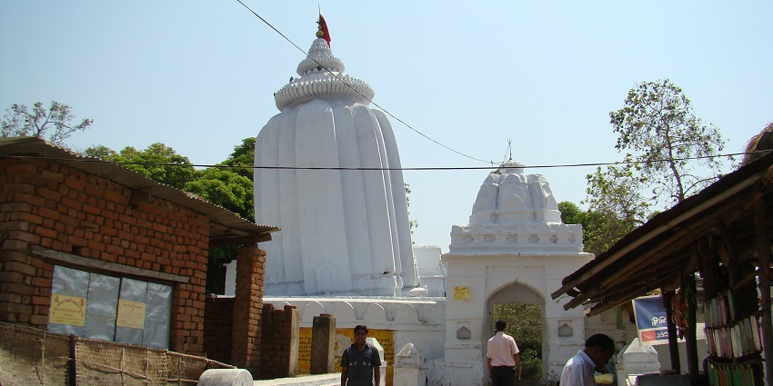 The Huma Temple in Odisha is a very popular holy shrine that attracts devotees every year.