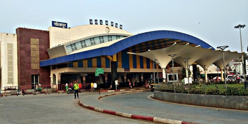 Akkalkot is around 40 kilometres from the city of Solapur and lies in Maharashtra