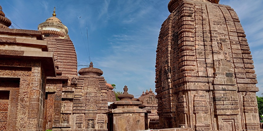 Visit the famous Narasimha Temple and explore the rich heritage of Odisha on next trip.