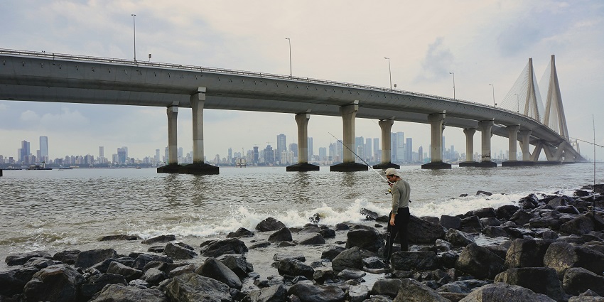 Being a romantic destination, there are several places to visit in Bandra for couples.