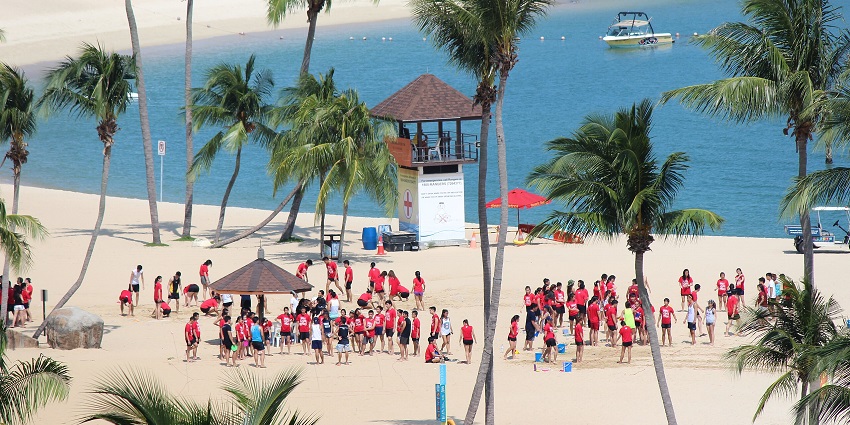 View of Sentosa’s Siloso Beach, an essential location for bungee jumping in Singapore.