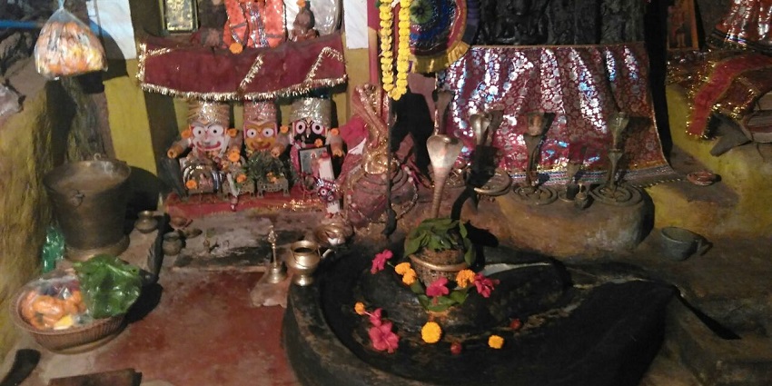 Panchu Pandav Caves featuring statues of Pandavas, symbolising devotion and cultural heritage