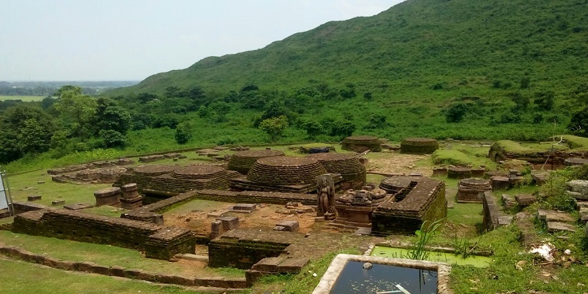 Surrounded by the Eastern Ghats, the Mahavinayak Temple offers a peaceful setting.