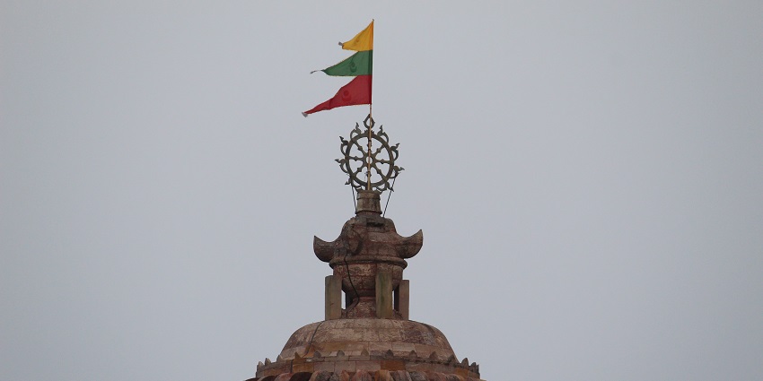 Situated in the small town of Satyabadi, the Sakhigopal Temple is a sight to behold.