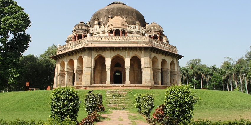 Lodi Gardens is a serene park with tombs and other structures from the Lodi period.
