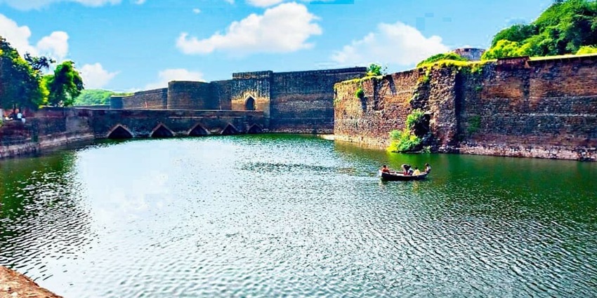 A glimpse of the Lohagarh Farms in Gurugram - one of the romantic places near Delhi.